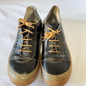 $200 Miz Mooz Brown Italian Leather Lace-Up Shoes with Gold Laces EU 40